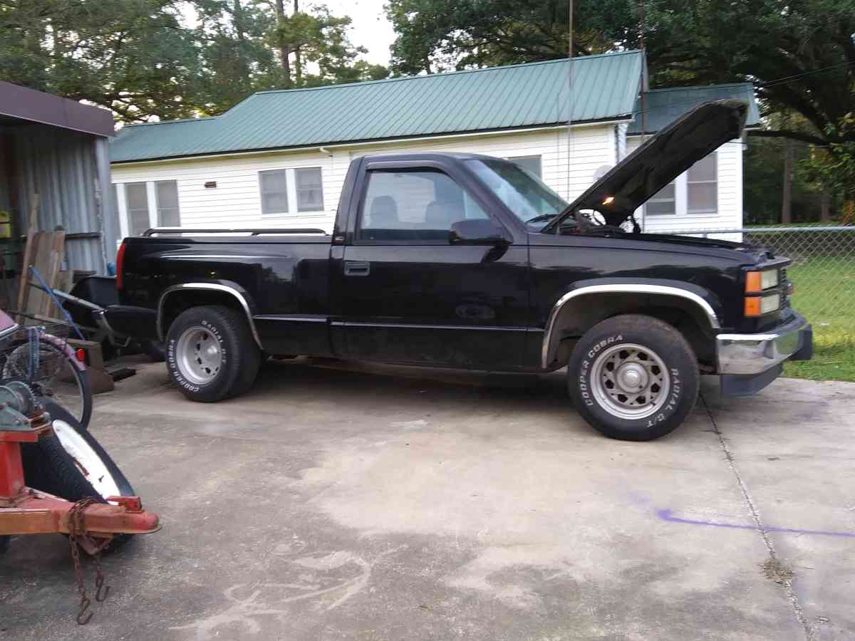 1998 GMC step side pickup truck