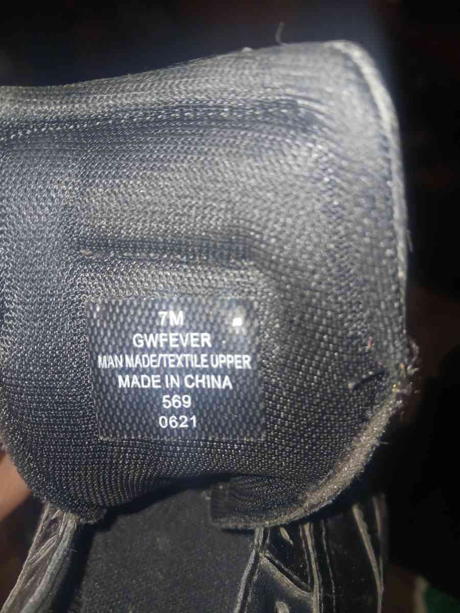 Guess Shoes sz 7 for children boys