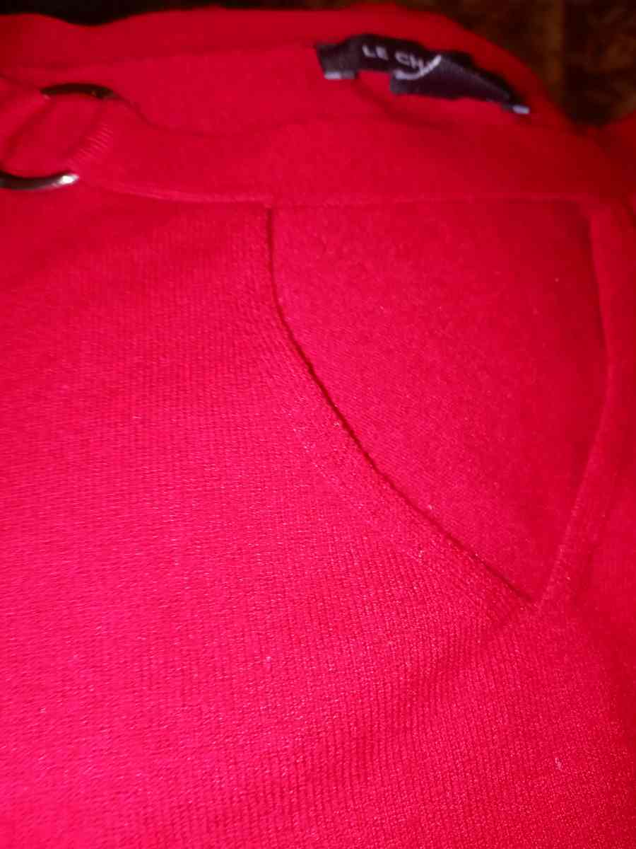 womans red extra large blouse