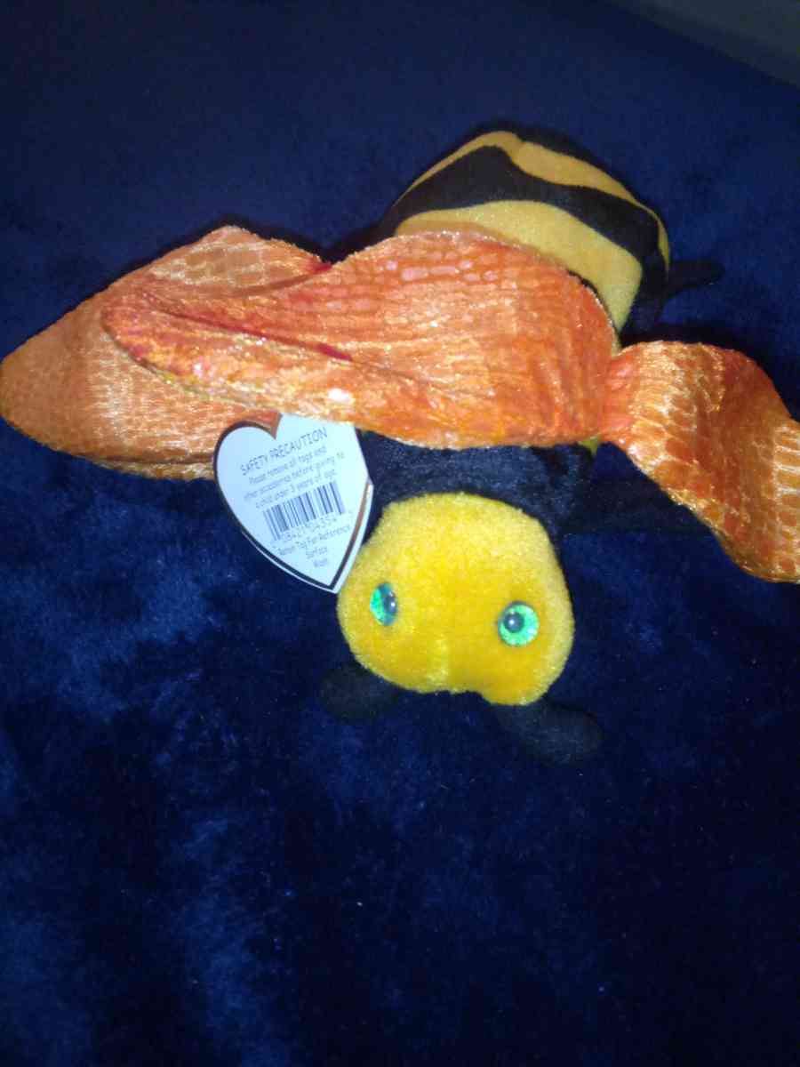 2001 Ty beanie babies buzzie mint selling collection off