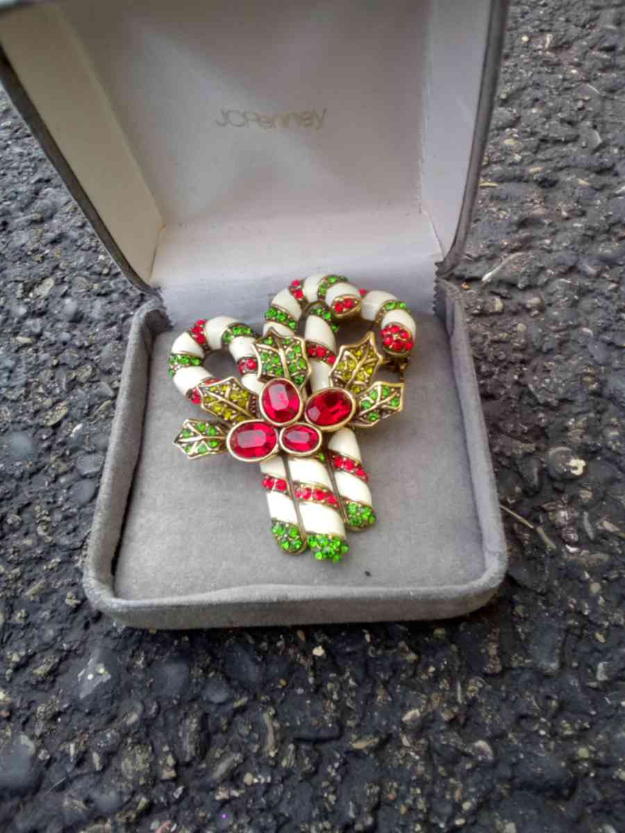HEIDI DAUS peppermint pretty broche