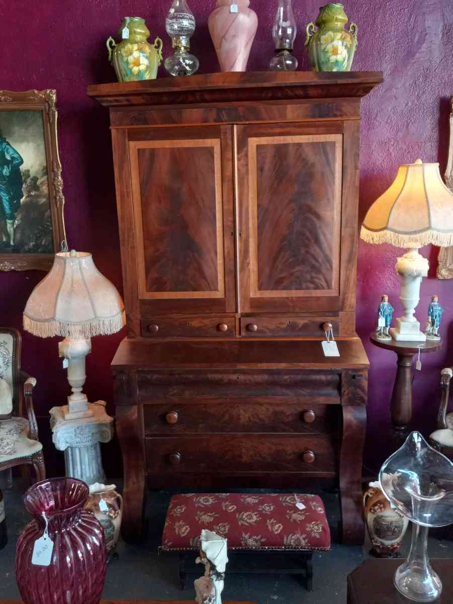 1840s secetary Hutch