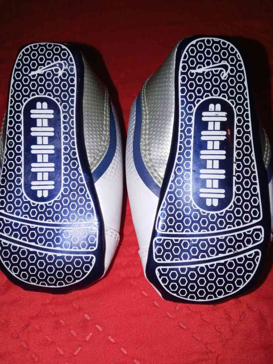 baby infant Nike booties size 2c