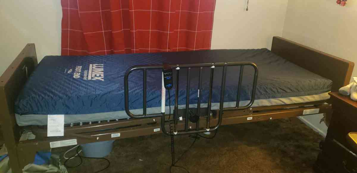 HOSPITAL BED MATTRESS TABLE