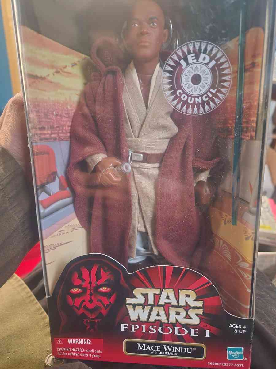 Star Wars Episode 1 Mace Windu with lightsaber