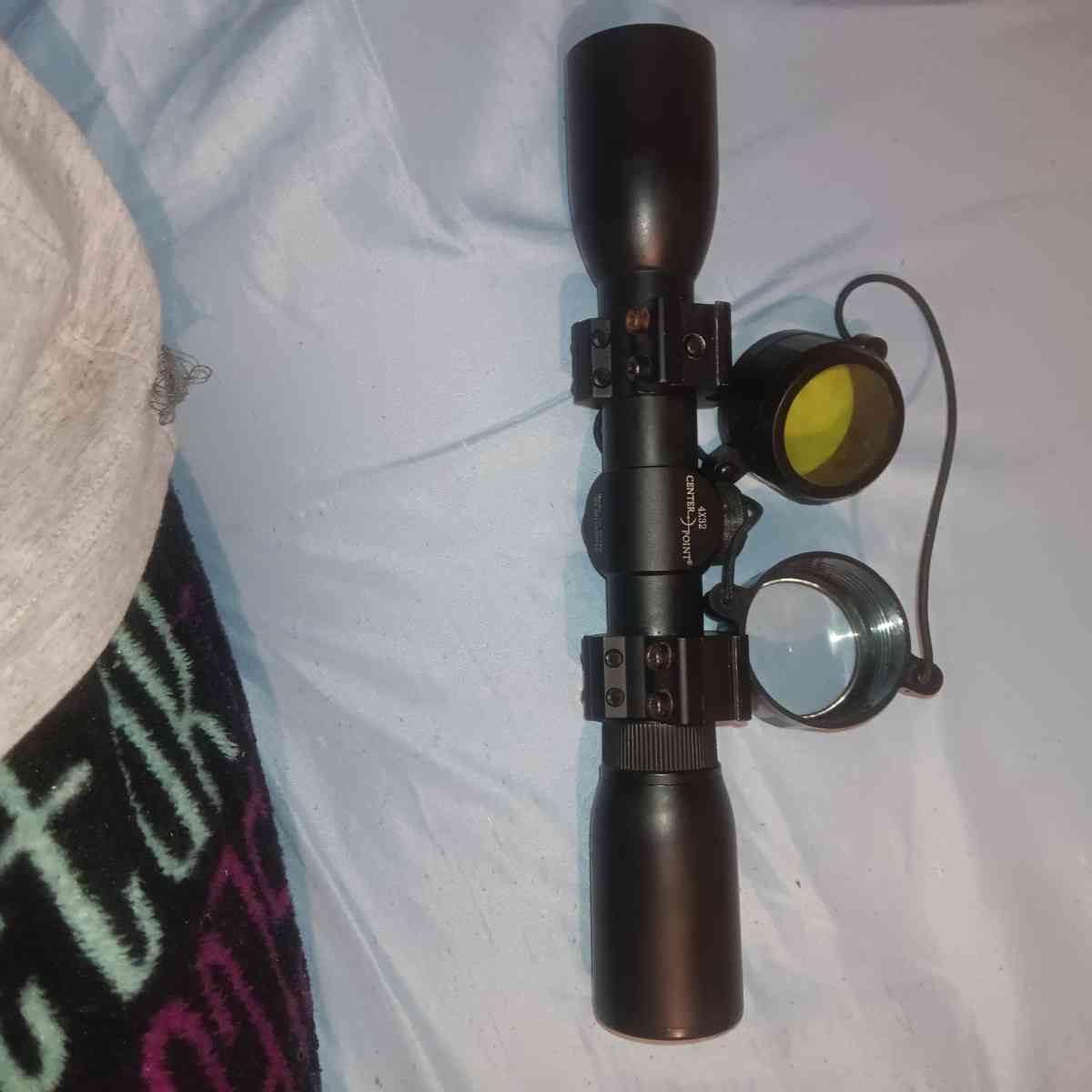 4X32 CENTER POINT RIFLE SCOPE
