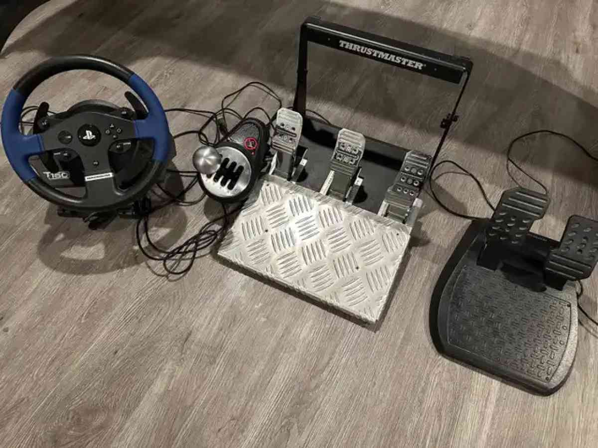 Thrustmaster T150 pro  wheel stand