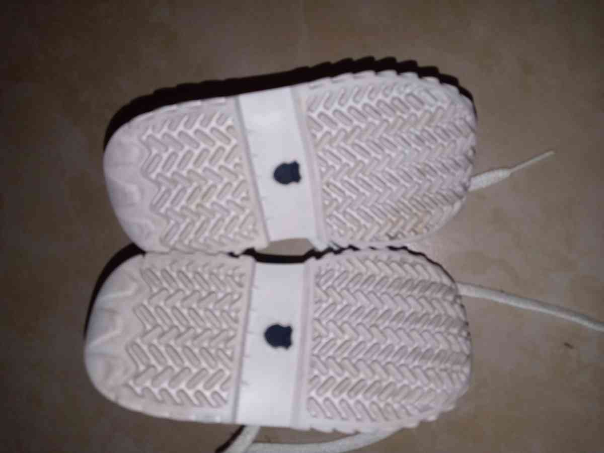 infant toddler child size 5 Swiss tennis shoes