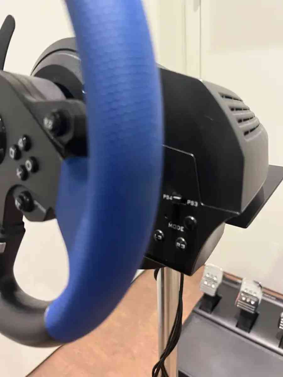 Thrustmaster T150 pro  wheel stand