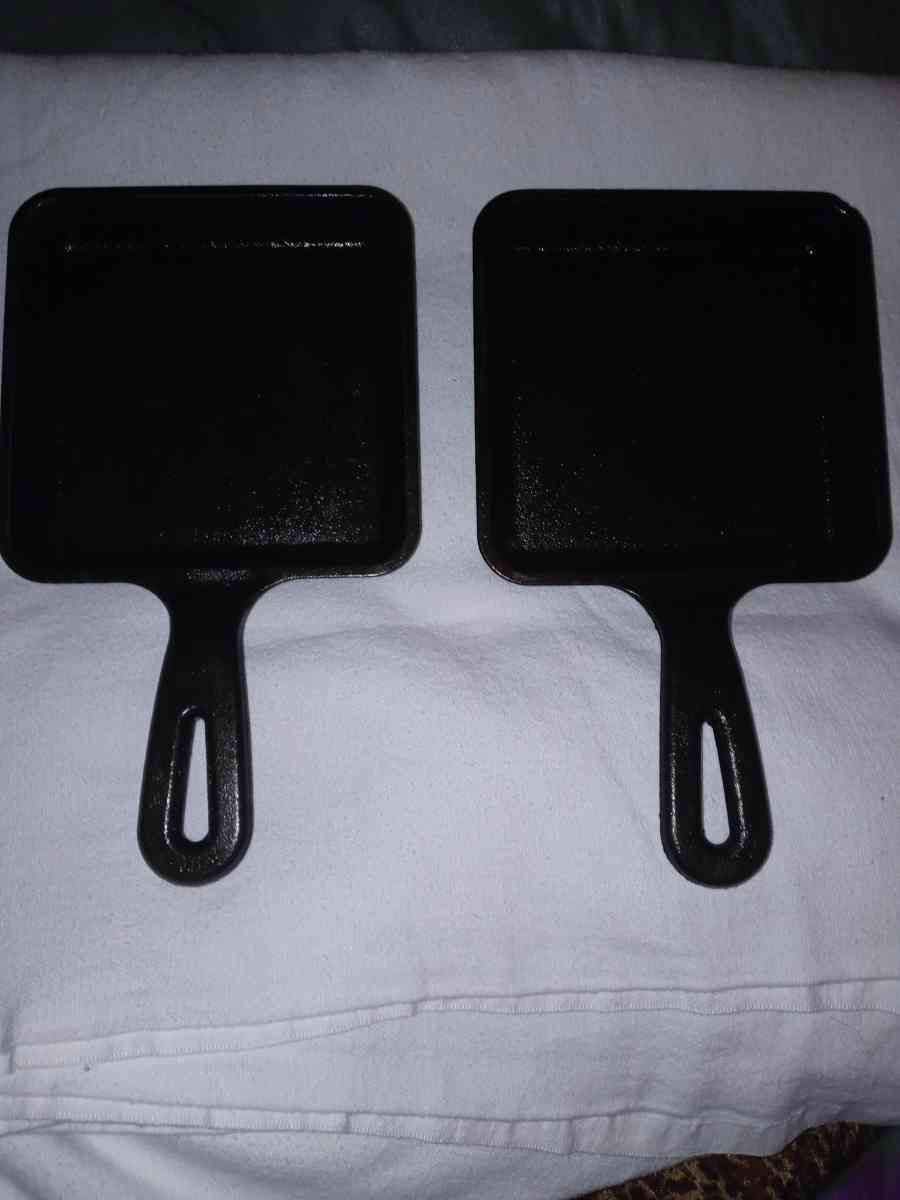 Lodge cast iron 5 inch USA 5ws