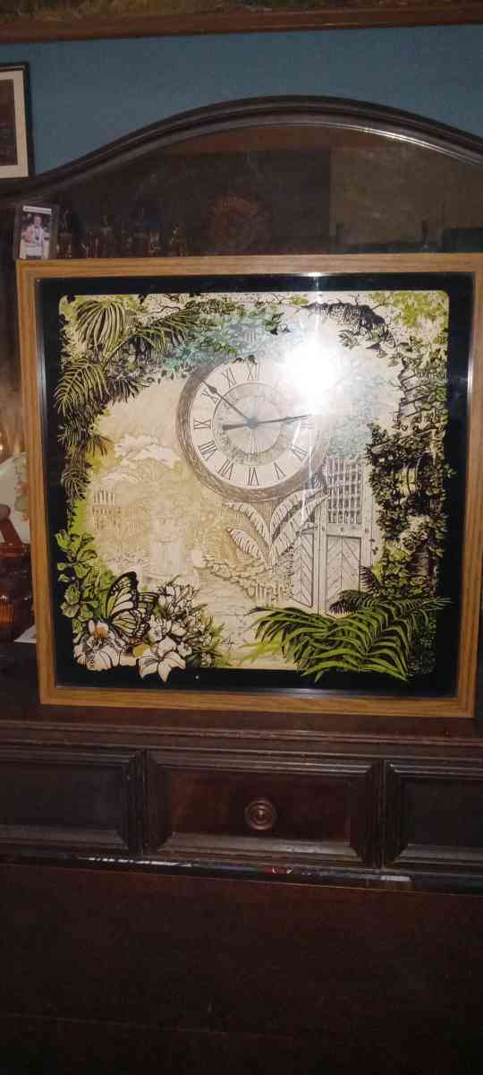 Elgin battery operated clock vintage