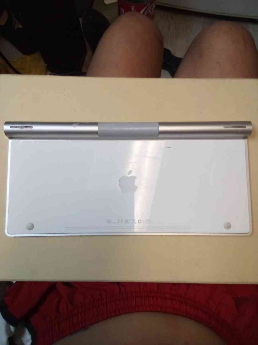 iPad wireless keyboard