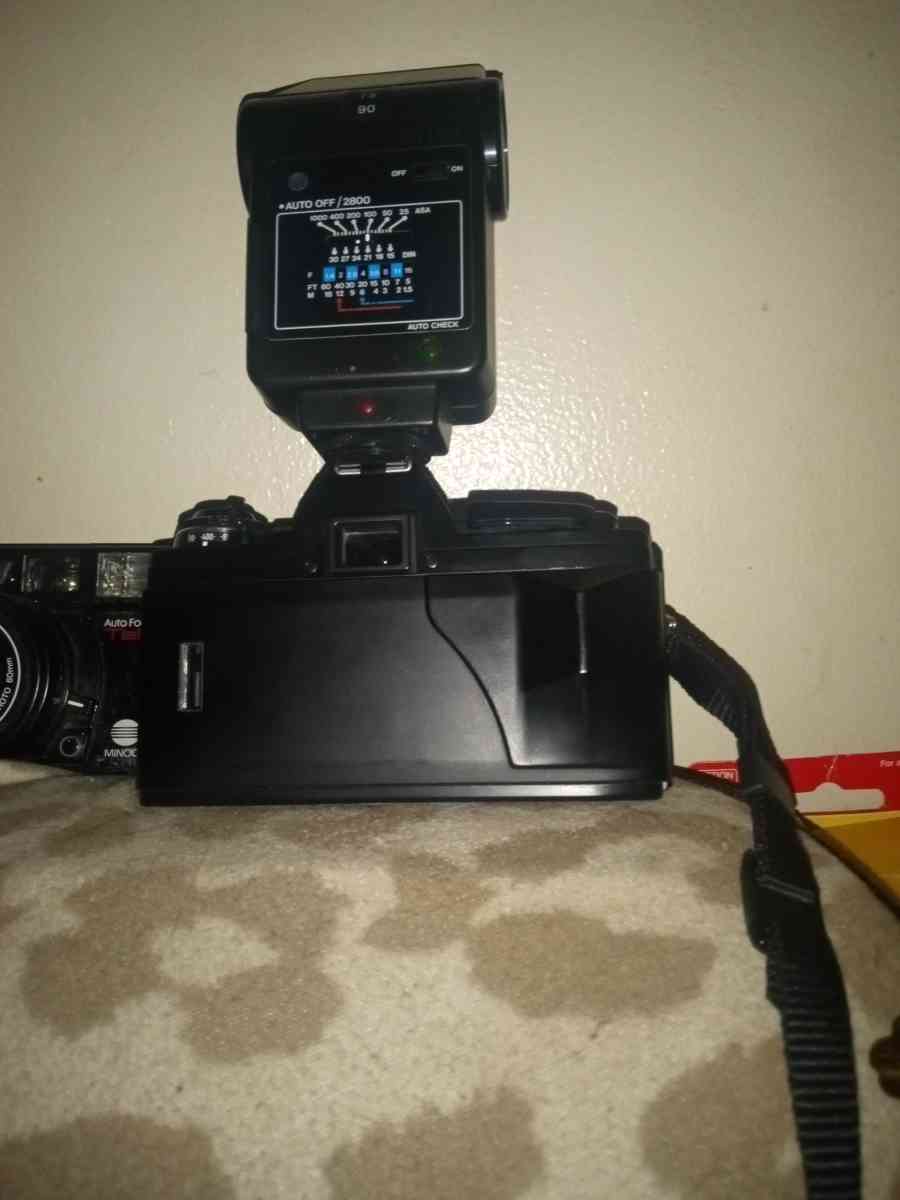 Minolta x370s camera with falsh