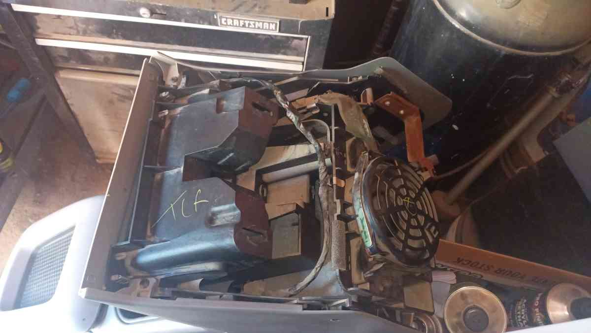 consola sentral Silverado Cadillac suburban GMC YUKON 1999