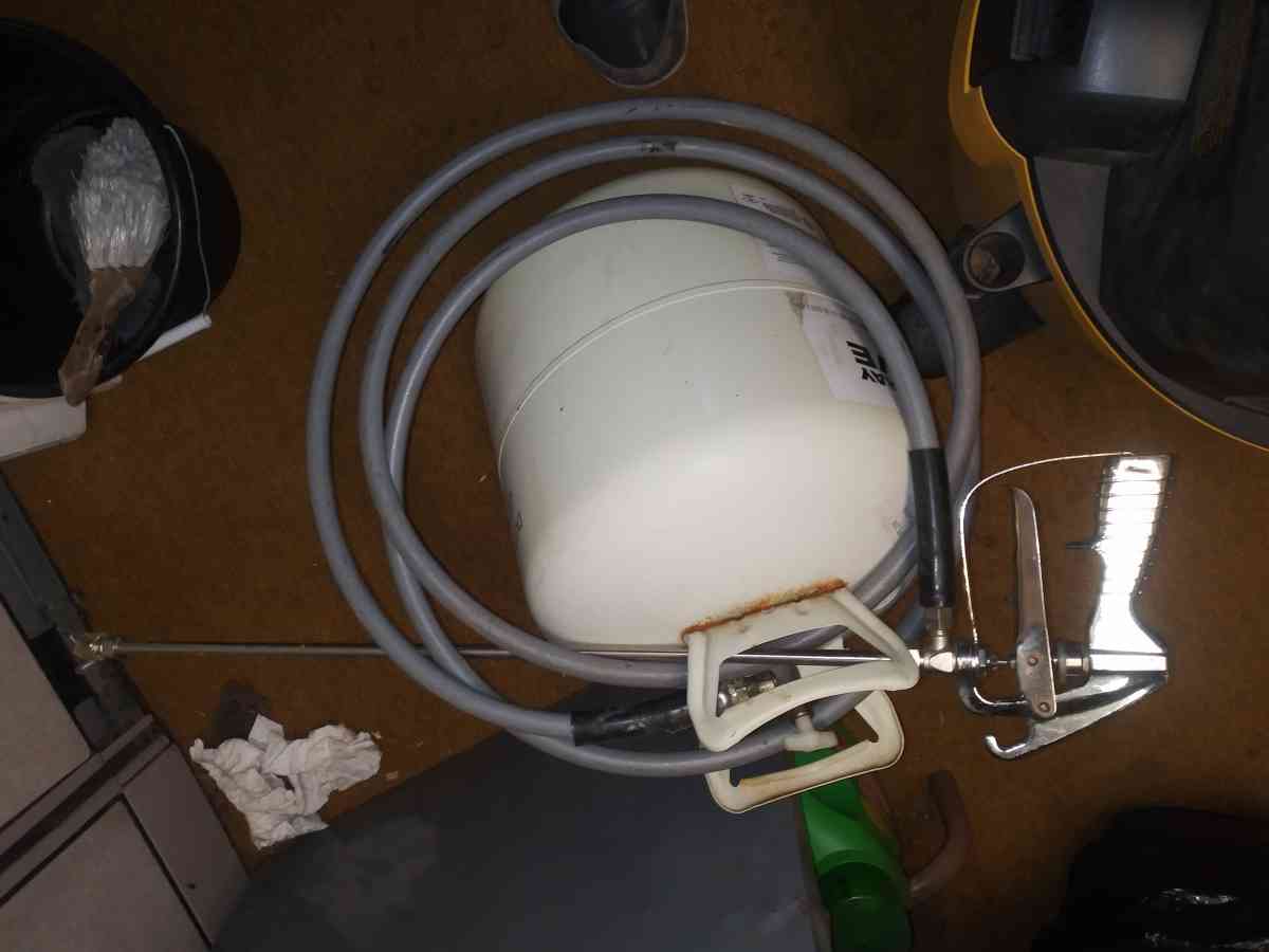 40lbs TPO quick spray adhesive new