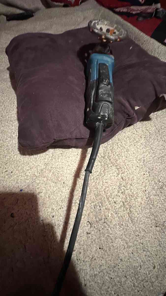 Makita grinder with cord and concrete pid