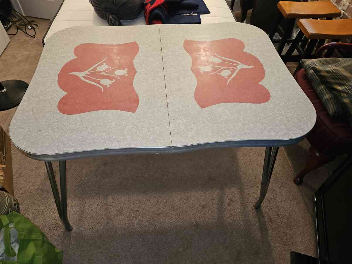 kitchen table and chairs