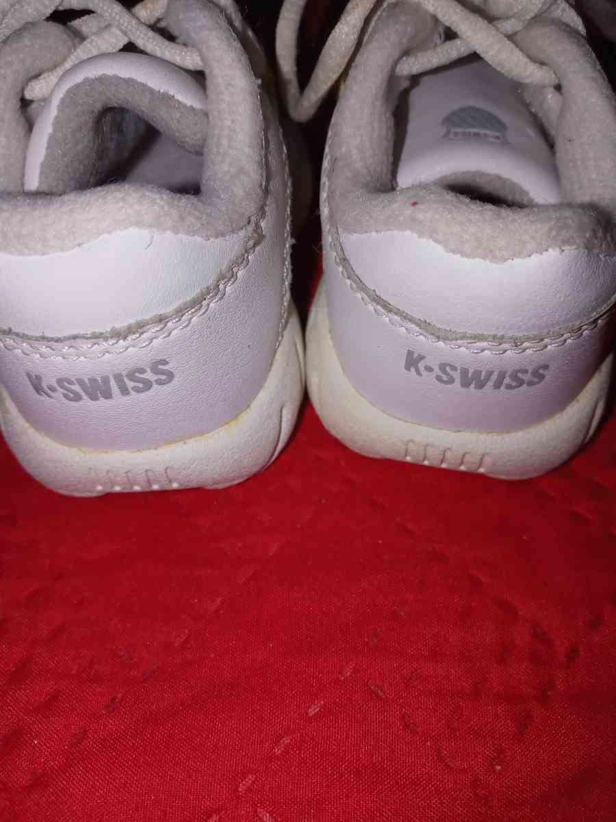 case with shoes for baby infant size 2