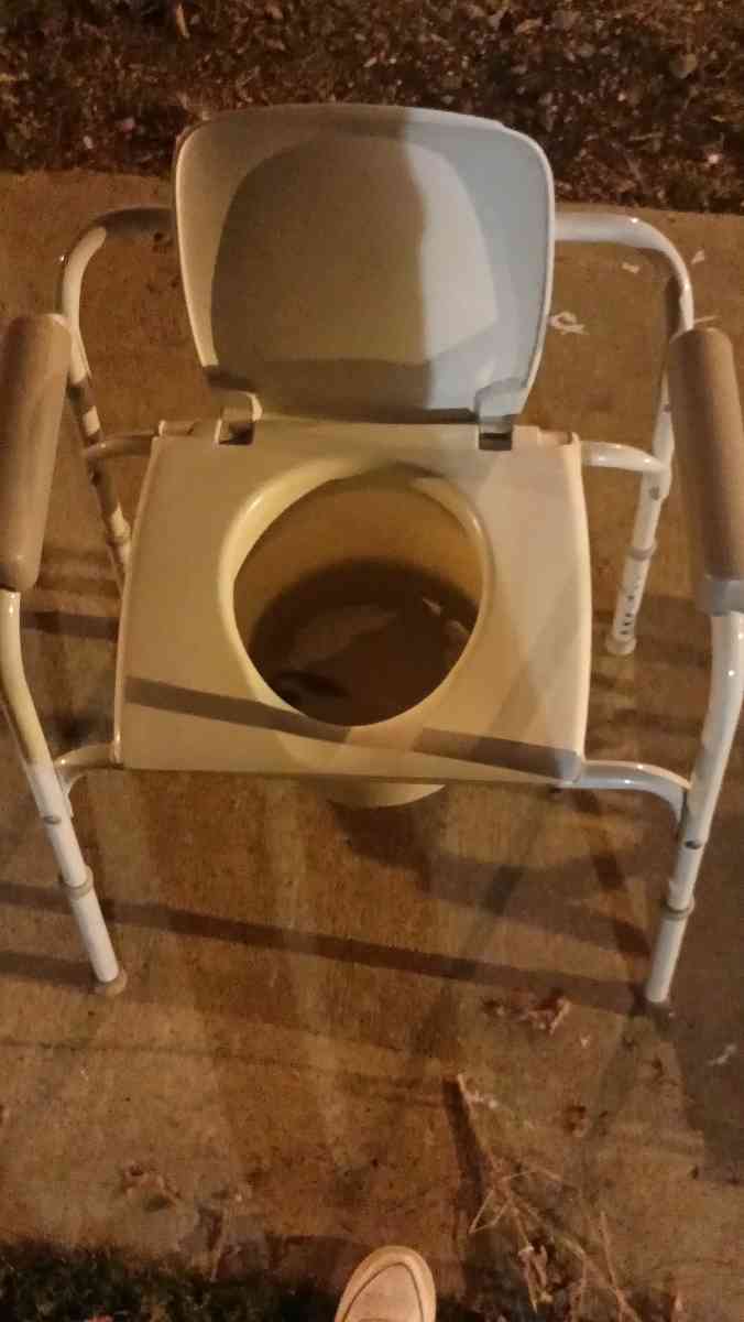 bedside portable toilet