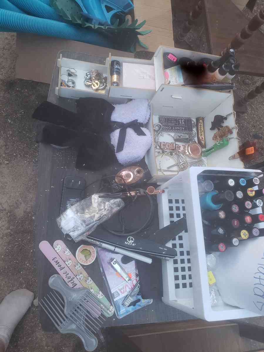 antiques collectables model cars knives dolls clothes shoes