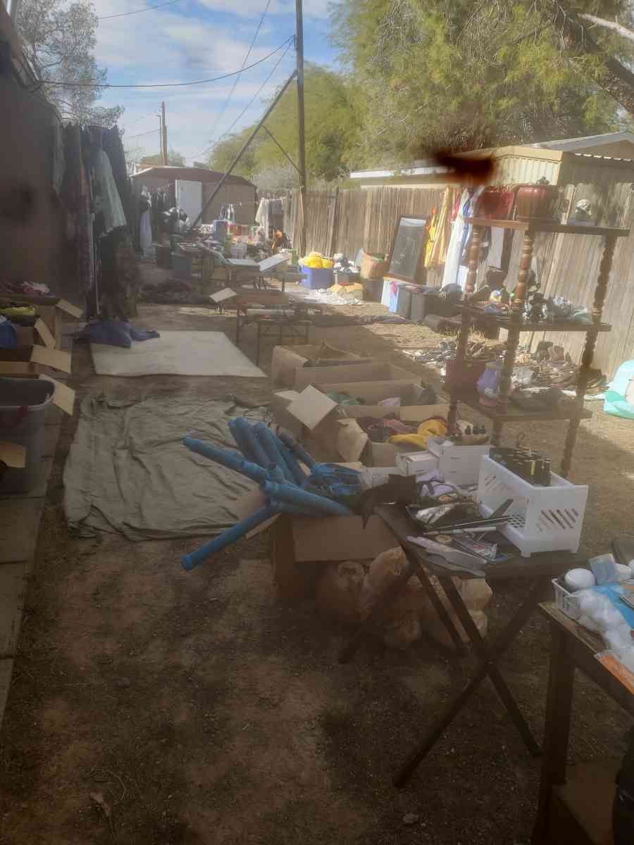 antiques collectables model cars knives dolls clothes shoes