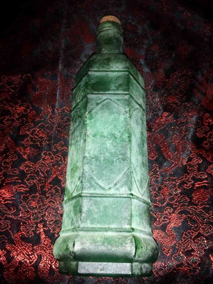 an antique pirate bottle designed in Spain