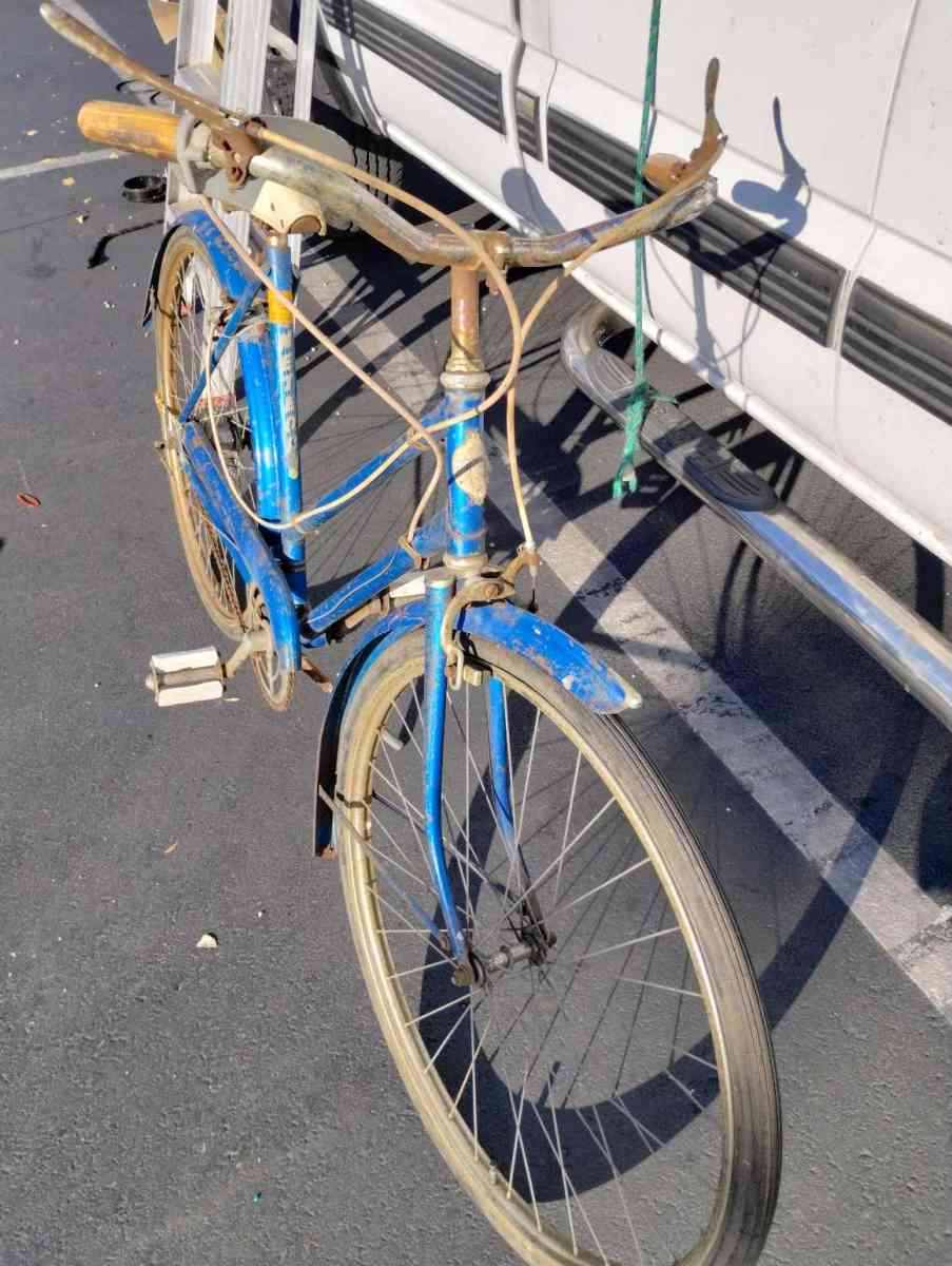 1970s old girls bike