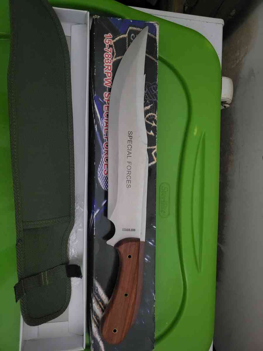 fixed blade knife w sheath