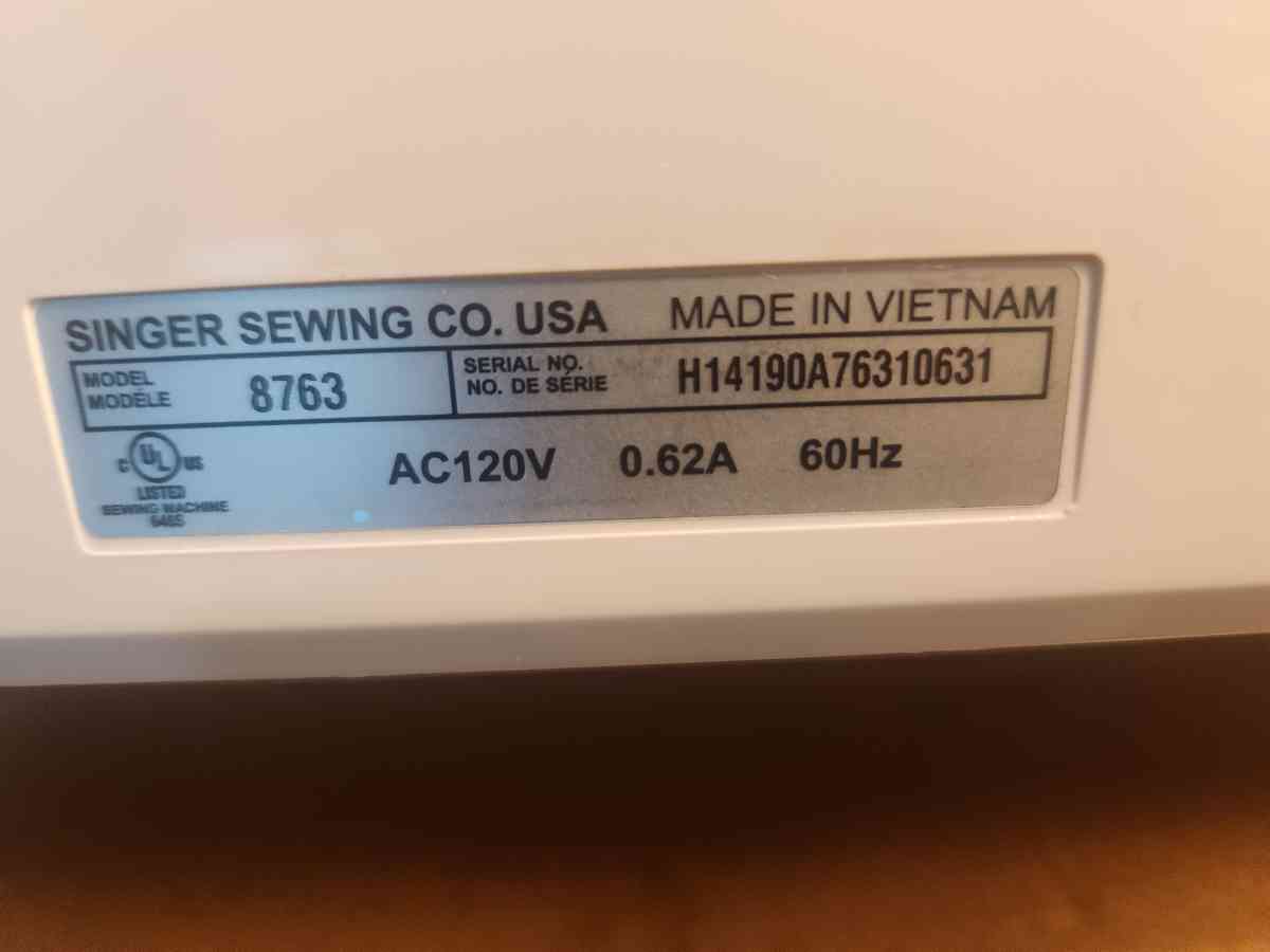 Singer Curly 8763 Zig Zag Sewing Machine