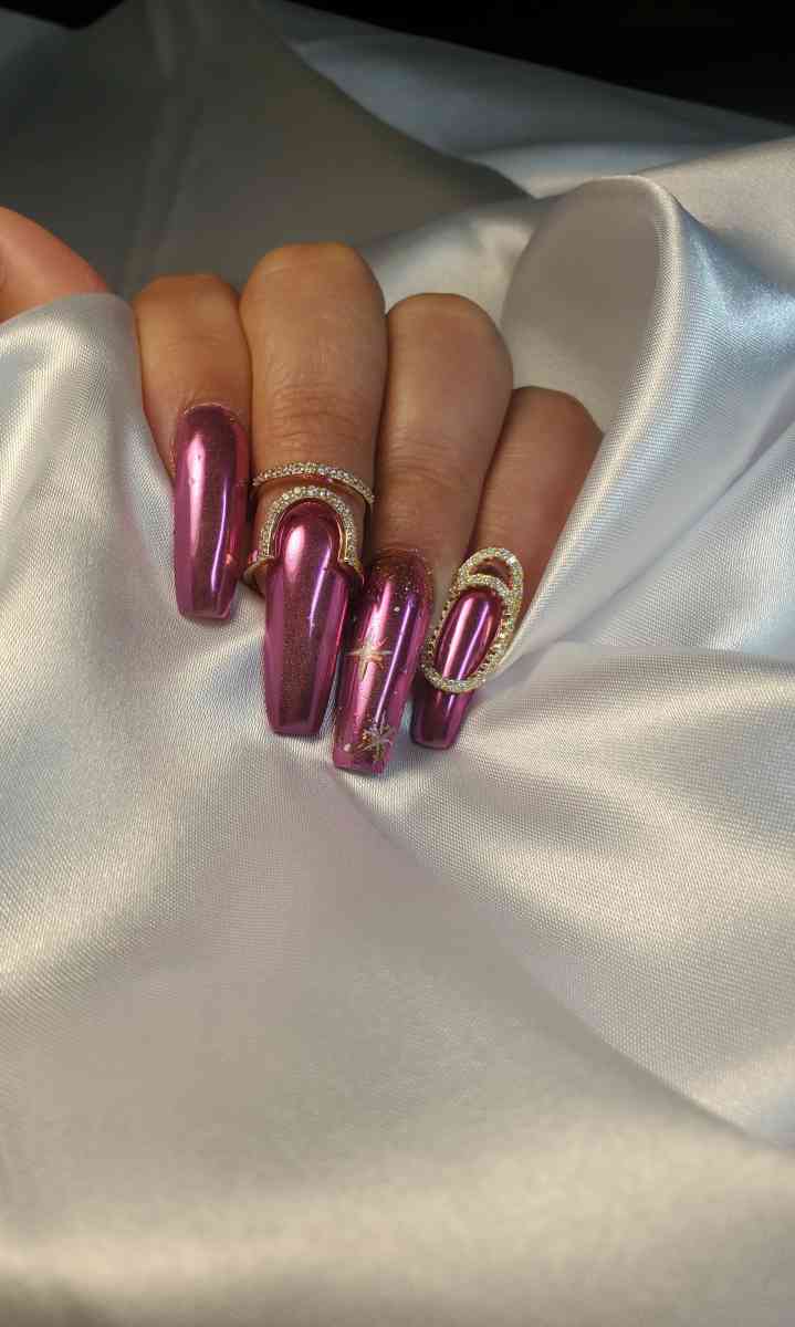 nails