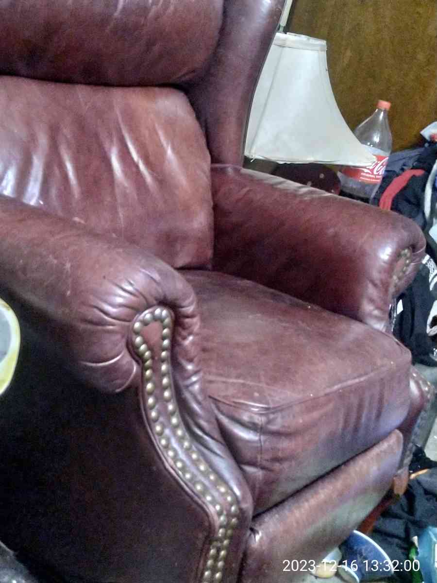 old vintage style recliner chair color burgundy leather