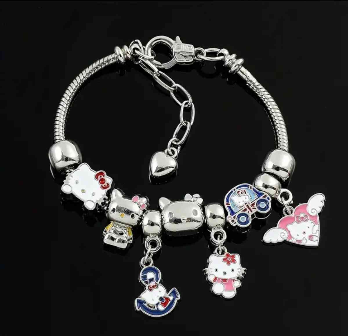 hello Kitty Hot Charms Bracelet