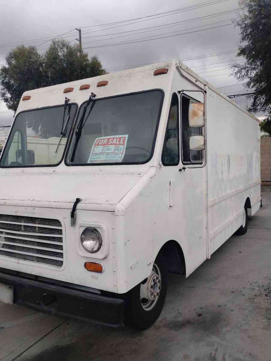 1987 GMC 18 feet long stepvan