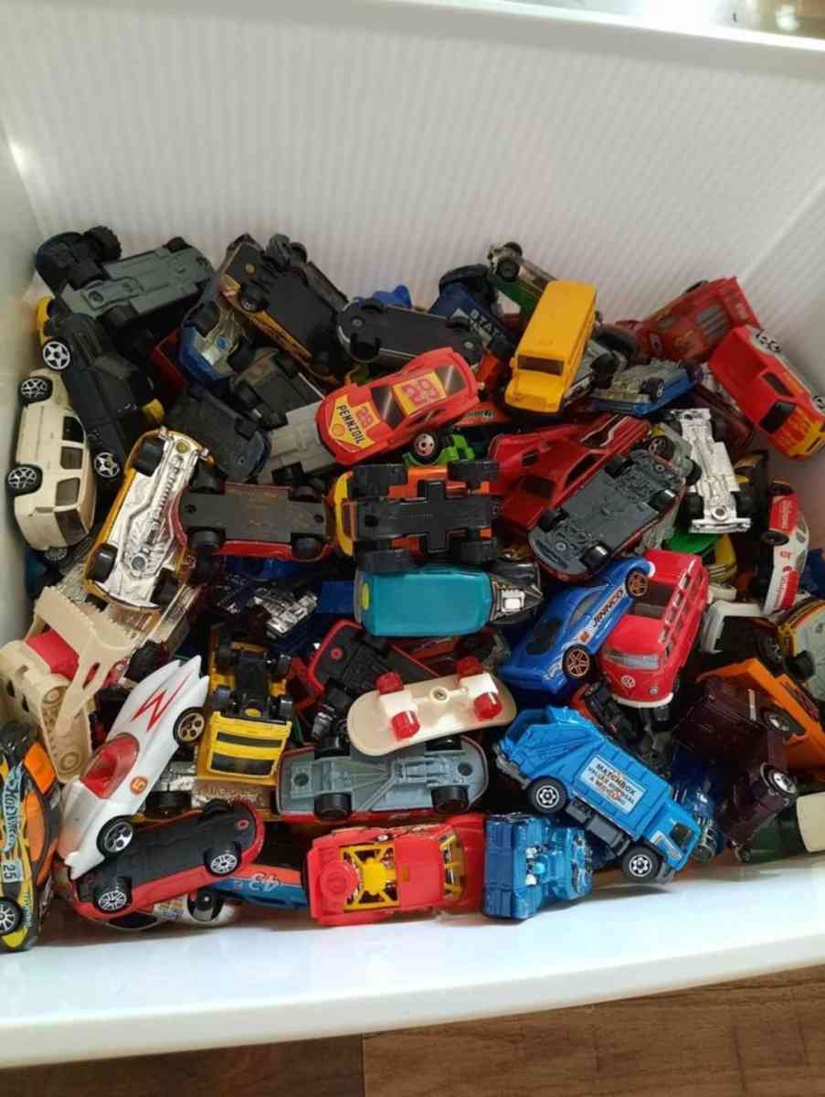 LOT Of OVER 180 HotwheelsMatchbox Cars