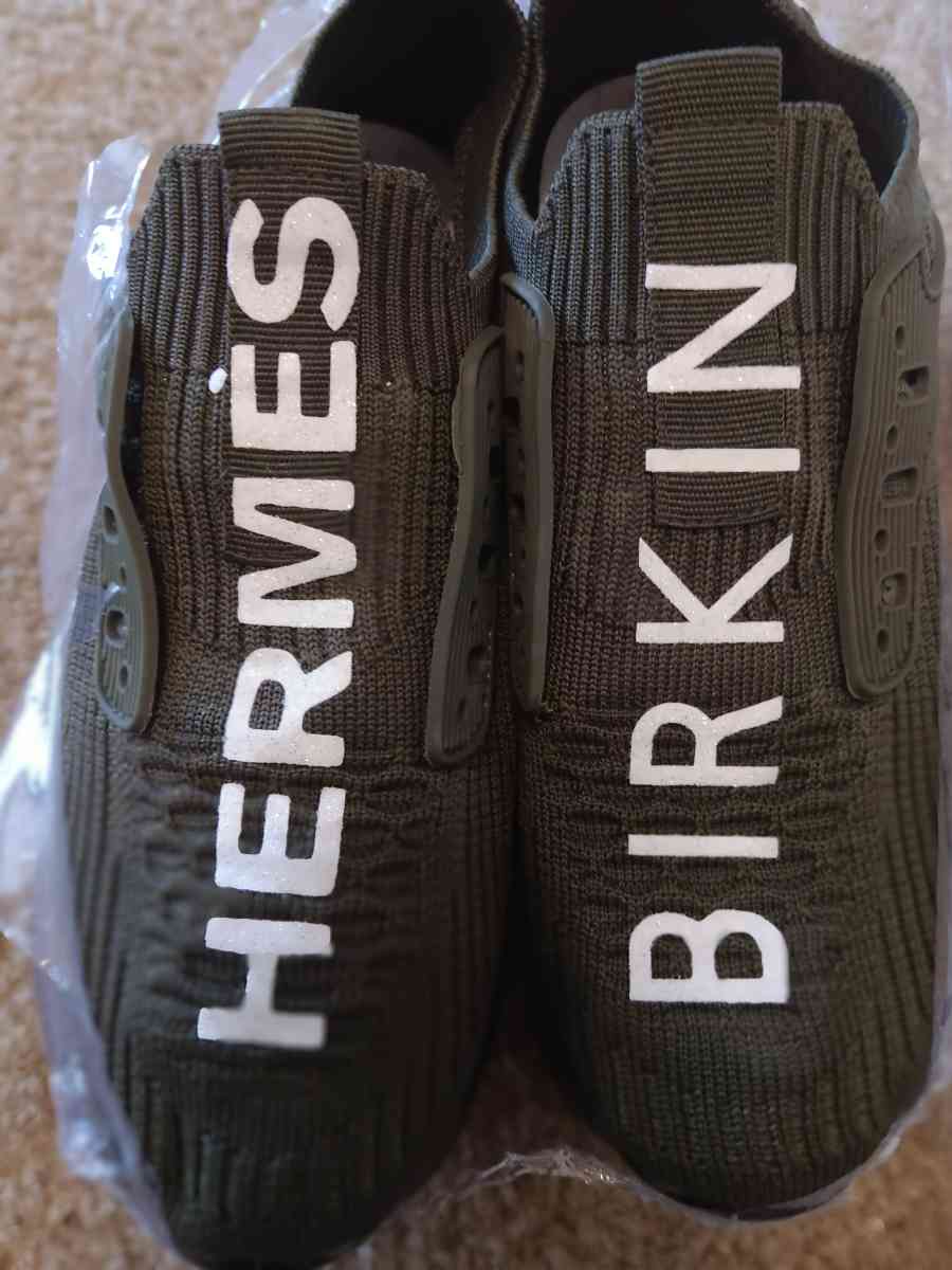 a custom printed pair of womens shoes  size 7