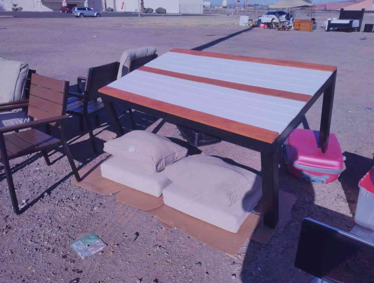 yard sale Staples parking lot on 43rd avenue and Camelback