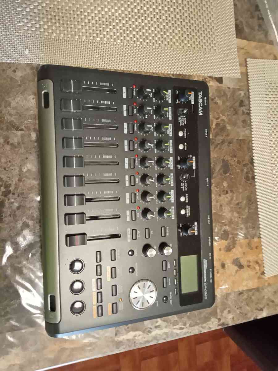 Tascam Recorder  8 tracks digital new in box