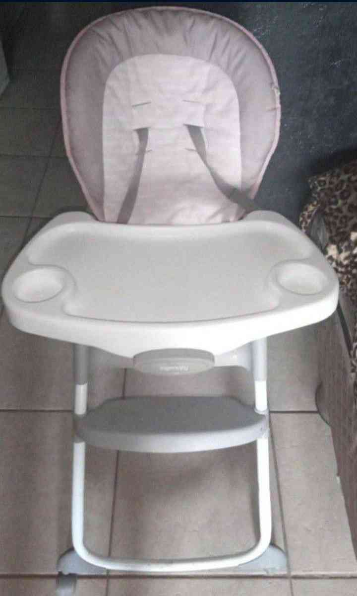 Babygirl Feeding Highchairs