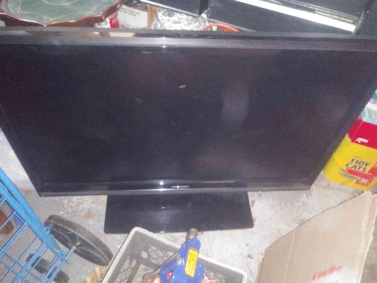 SHARP 42 INCH TV