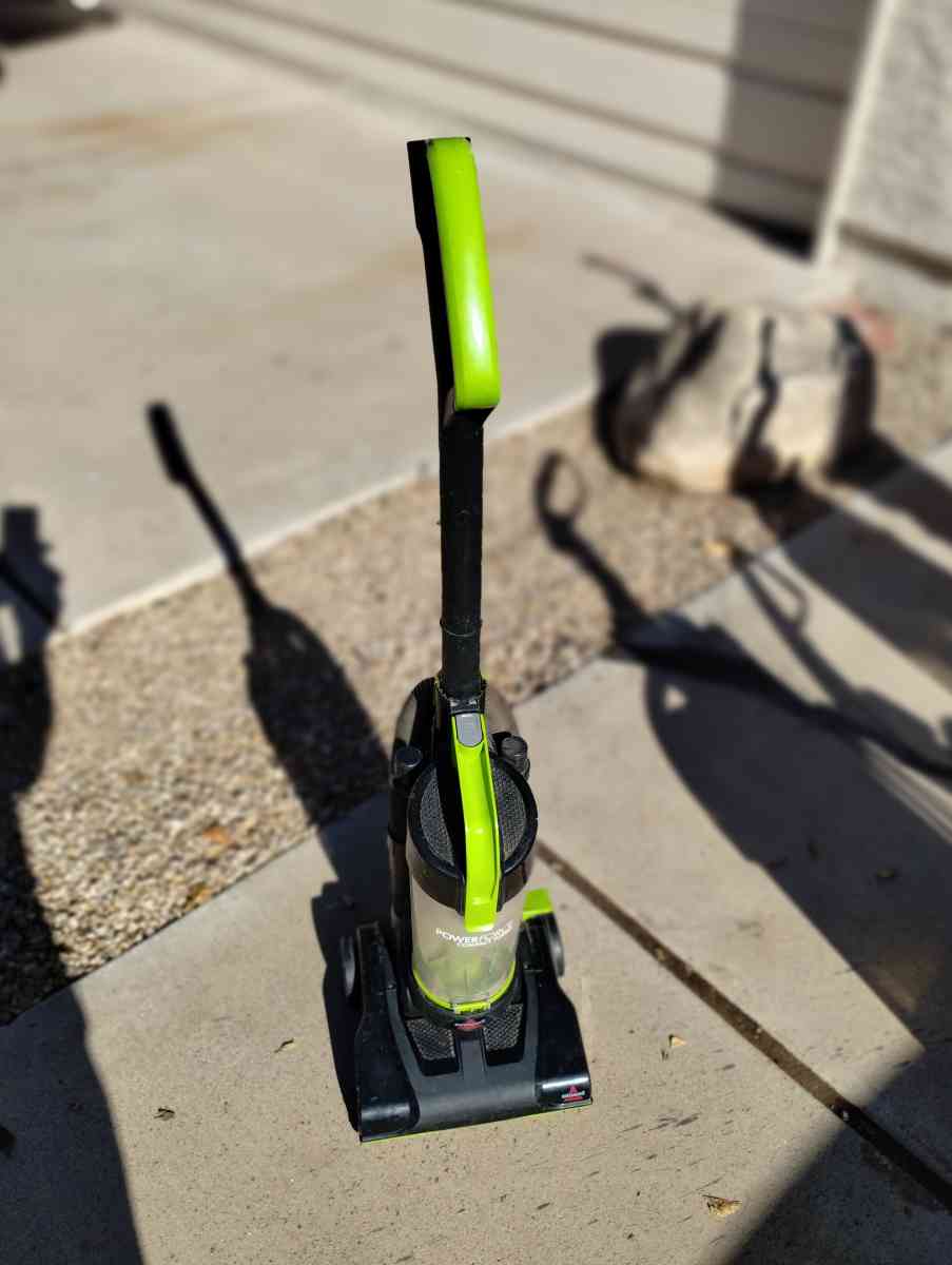 Bissell Bagless Vacuum Cleaners prices in description