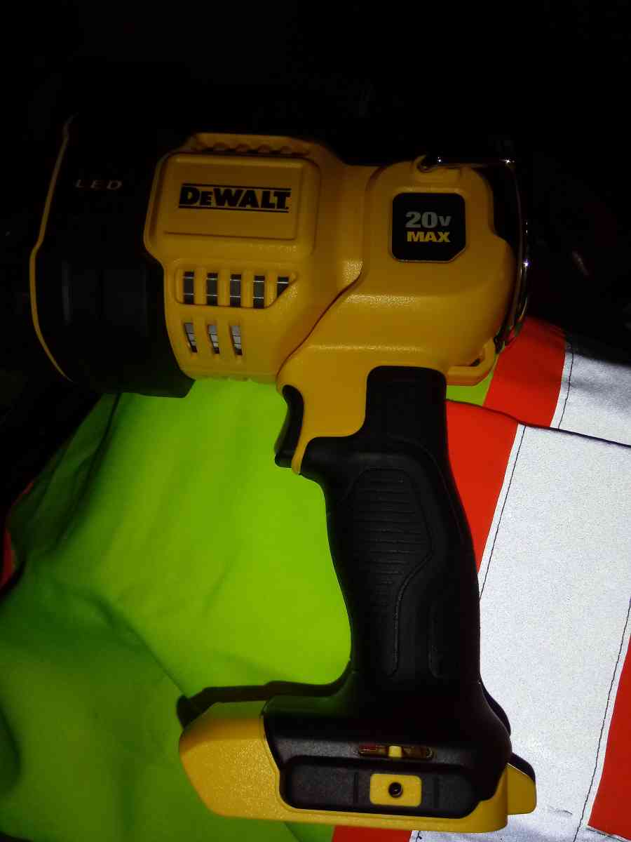 NEW DEWALT 20 V LED