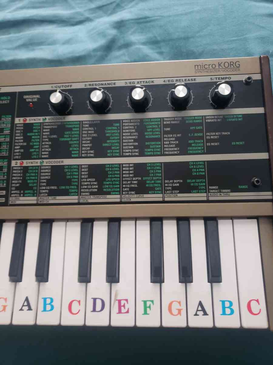 korg microkorg synthesizer