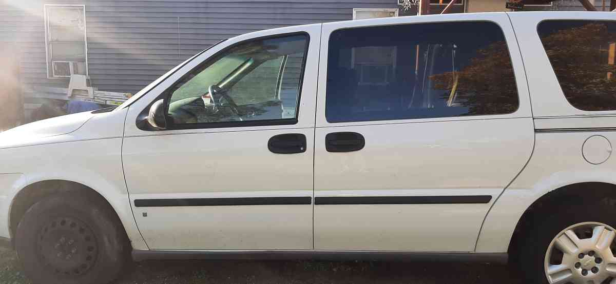 2006 chevy uplander van