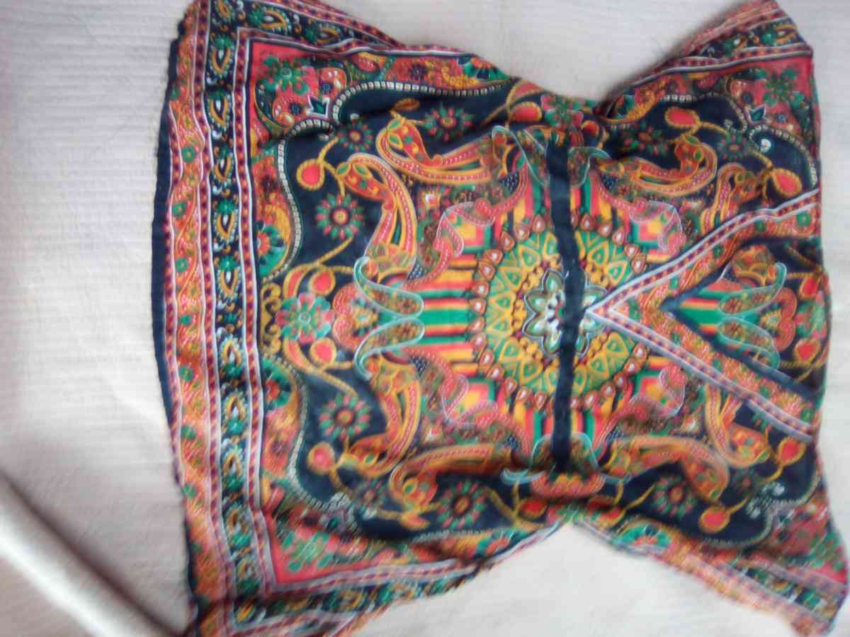 beautiful loose fitting summer dress knee length