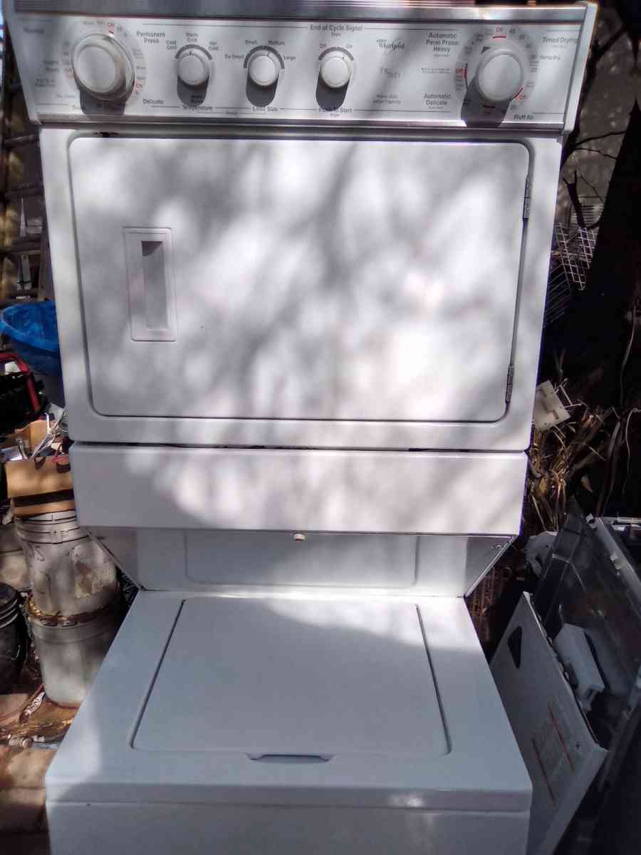 STACK UNIT FULL SIZE KENMORE WASHER AND DRYER WHITE ON WHITE