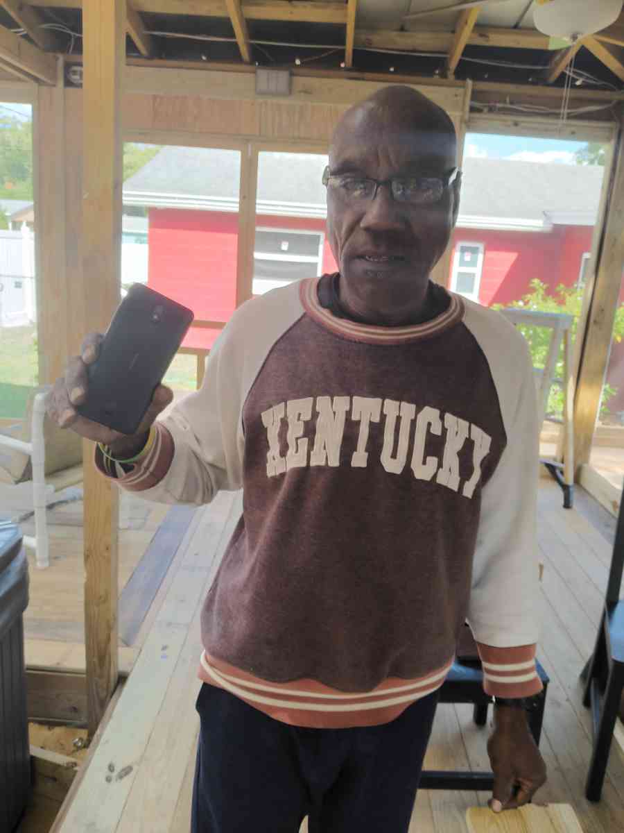 free SafeLink wireless phones