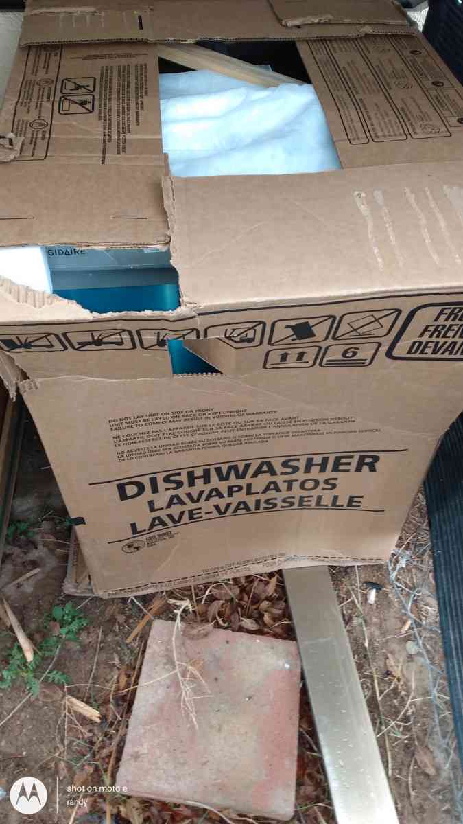 Frigidaire electric range stove and Dishwasher