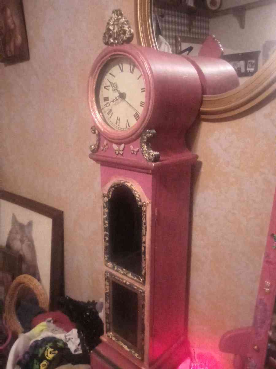 granddaughter clock 5 ft tall keeps perfect time unknown mak