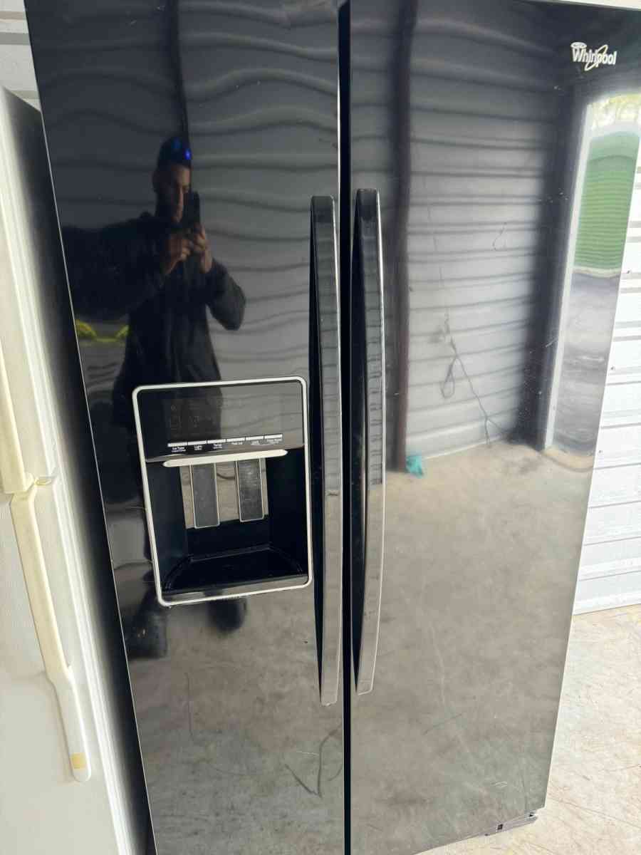 Black Side by side whirlpool refrigerator DelivereyAvailab