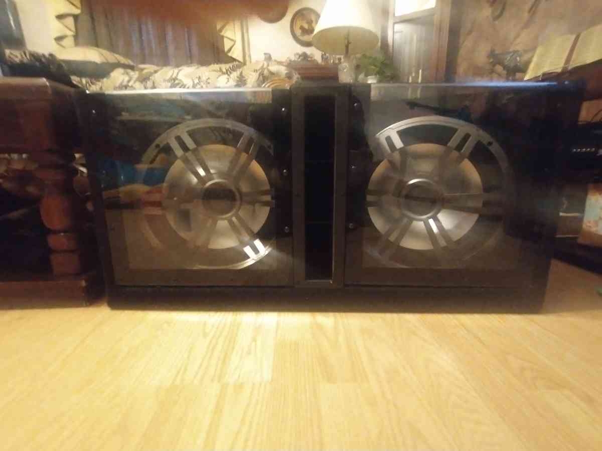 2 12 2400watt in a glow bandpass box